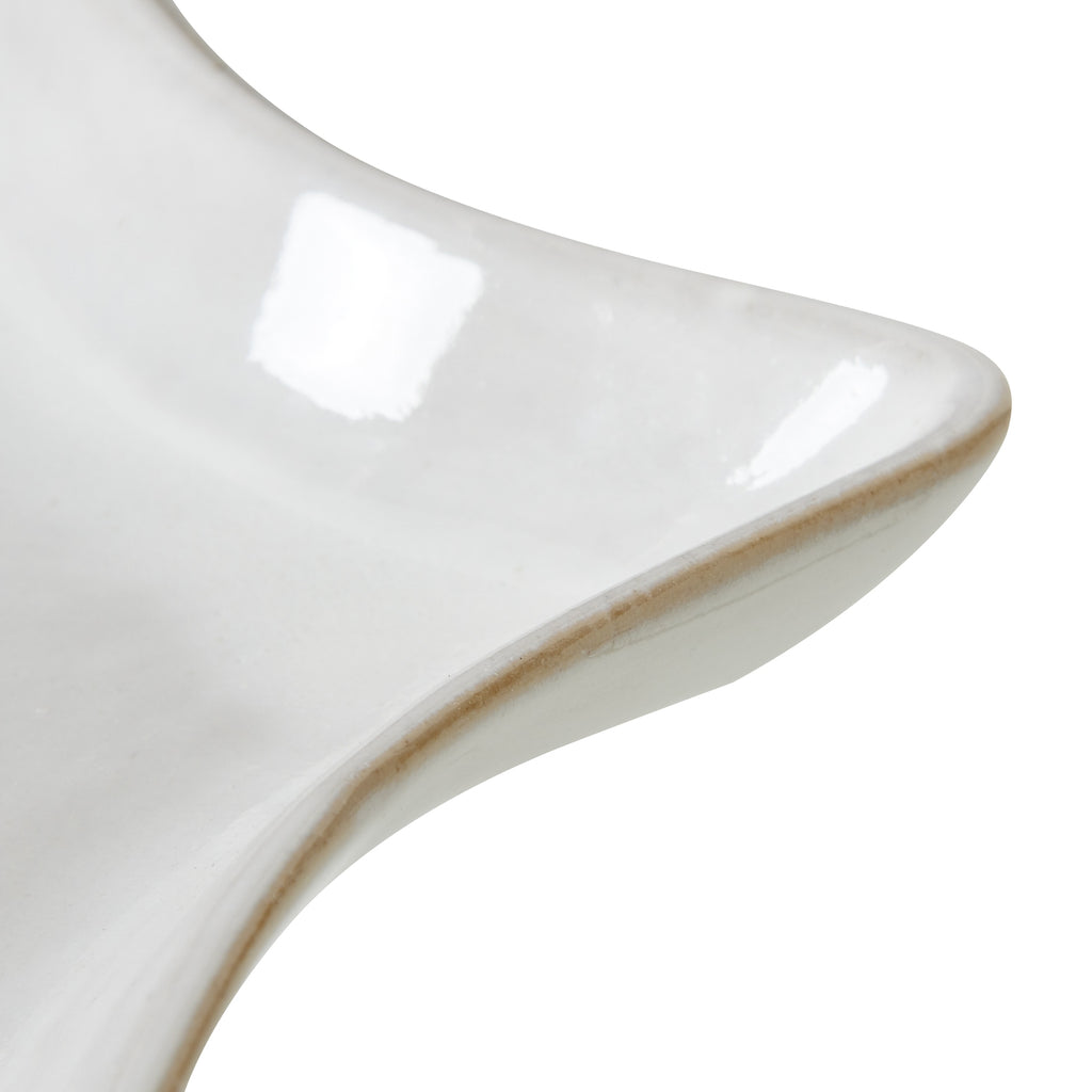 Medium White Ceramic Star Dish Edge view
